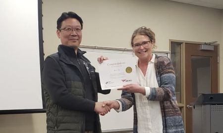 Jerry Yu VP of SDMC receives reward for St. Croix Valley Business Innovation Center Incubator Program